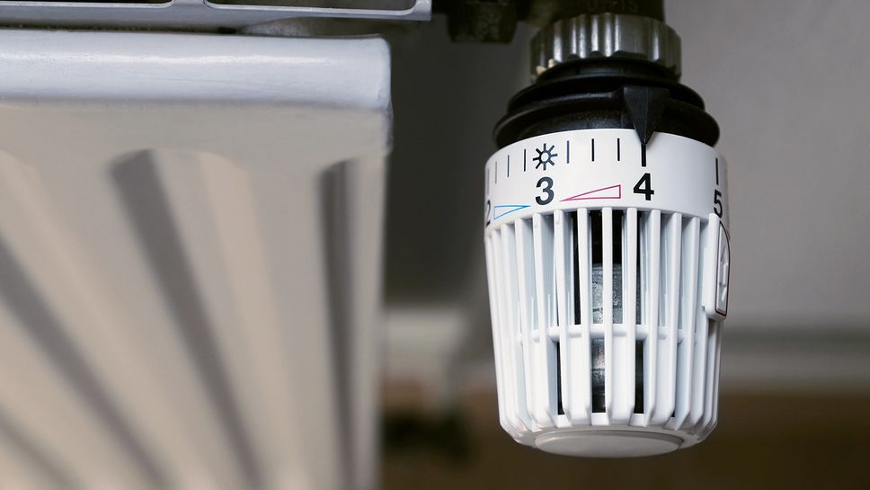 How do thermostatic radiator valves work?