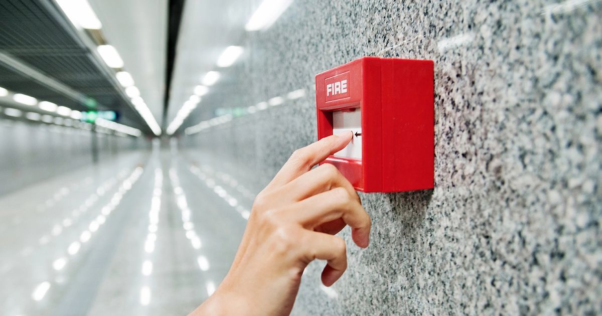 Fire alarm systems: how can fire alarms, detectors and other safety devices  protect a building in an emergency?