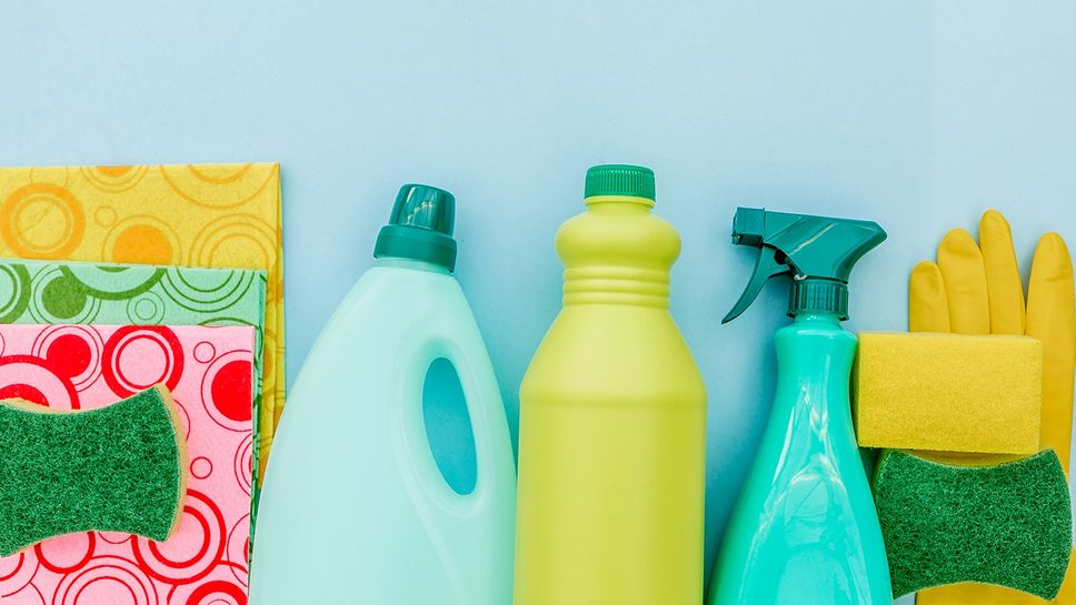 Cómo reconocer la toxicidad de los productos químicos de limpieza