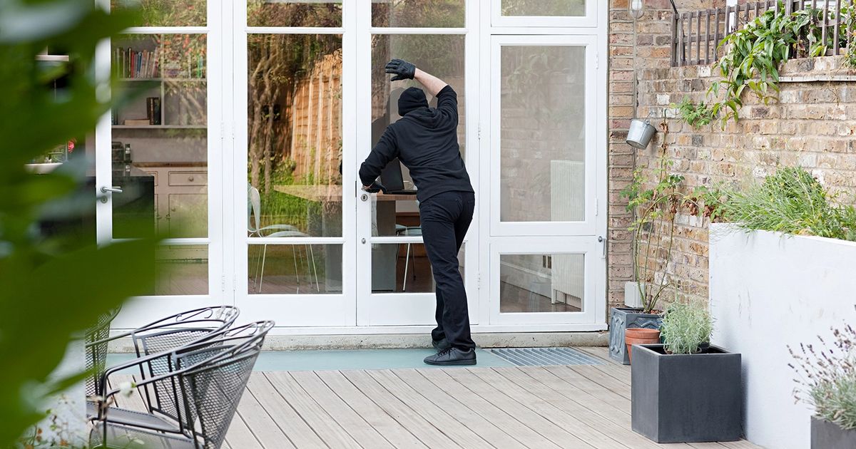 Burglar signs how can you tell if your home is being targeted?